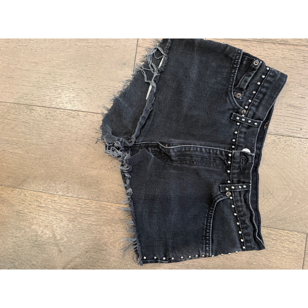 Levi's Black Studded Denim Shorts - Picture 4 of 4